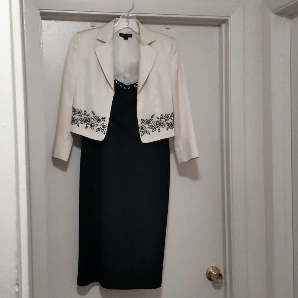 TAHARI 2 PCS SUIT